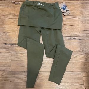 NWT, LVR layer legging